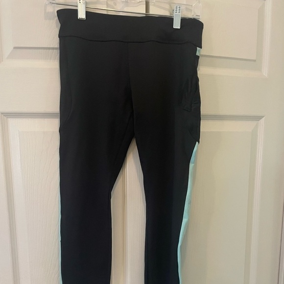 Forever 21 Medium Activewear Leggings - Picture 3 of 7